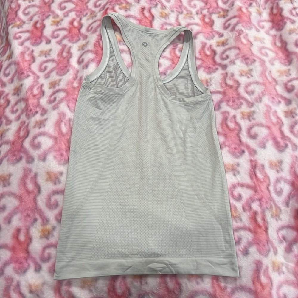 🤍TRADE ONLY! White Lululemon Swiftly Tank 2.0 - Size 2! 🤍 - Picture 5 of 6